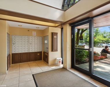 509 Aurora Avenue - Photo Thumbnail 2