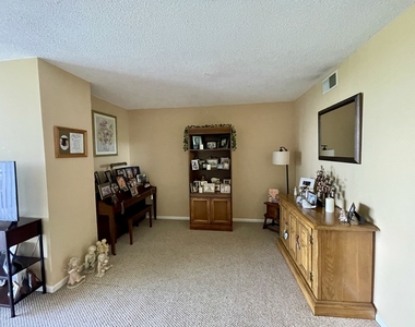 509 Aurora Avenue - Photo Thumbnail 11