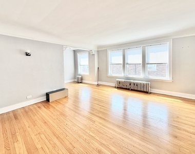 2801 W Lunt Avenue - Photo Thumbnail 1