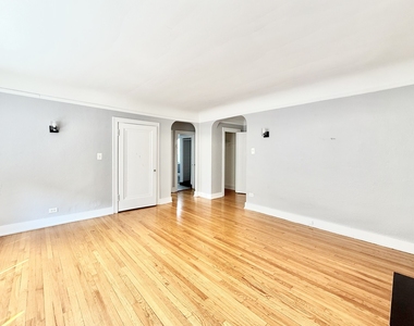 2801 W Lunt Avenue - Photo Thumbnail 3