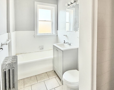 2801 W Lunt Avenue - Photo Thumbnail 11