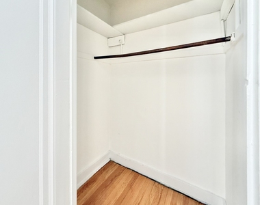 2801 W Lunt Avenue - Photo Thumbnail 9