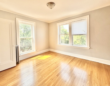 2801 W Lunt Avenue - Photo Thumbnail 12