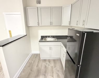 839 W Sheridan Road - Photo Thumbnail 7
