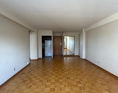 4180 N Marine Drive - Photo Thumbnail 5