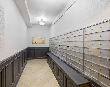 4180 N Marine Drive - Photo Thumbnail 8