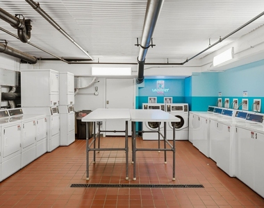 4180 N Marine Drive - Photo Thumbnail 7