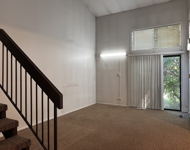 951 Wilshire Court - Photo Thumbnail 2