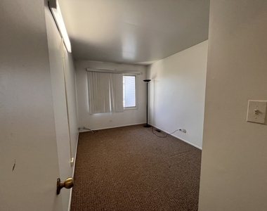 951 Wilshire Court - Photo Thumbnail 12