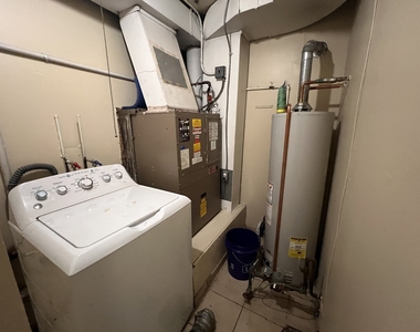 951 Wilshire Court - Photo Thumbnail 15