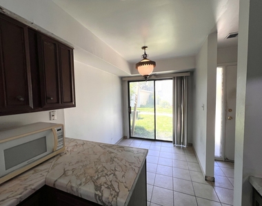 951 Wilshire Court - Photo Thumbnail 7