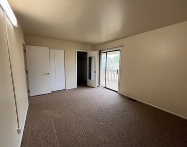 951 Wilshire Court - Photo Thumbnail 12