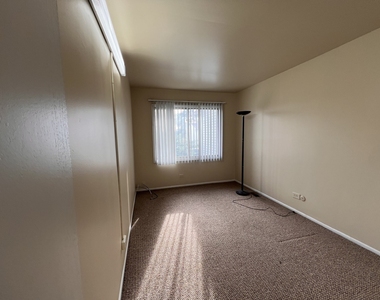 951 Wilshire Court - Photo Thumbnail 9