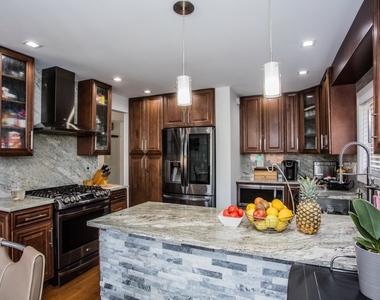 431 N Northwest Highway - Photo Thumbnail 10