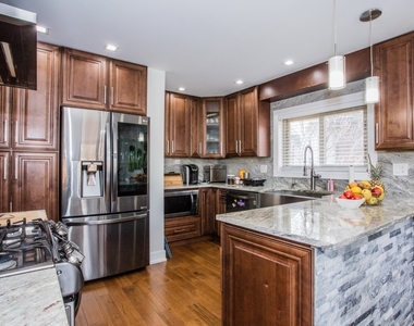 431 N Northwest Highway - Photo Thumbnail 9