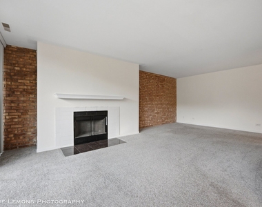 6000 Oakwood Drive - Photo Thumbnail 4