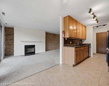 6000 Oakwood Drive - Photo Thumbnail 5