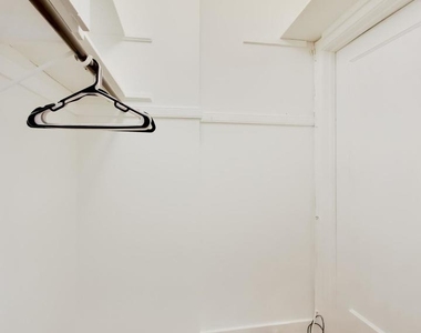 408 Ridge Avenue - Photo Thumbnail 11