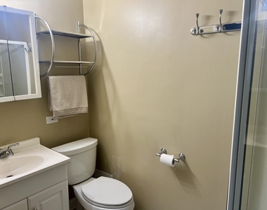 422 Bernard Drive - Photo Thumbnail 9