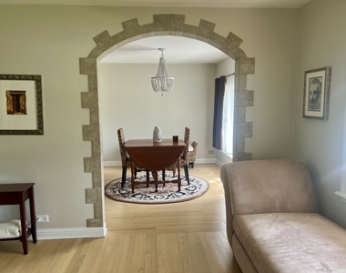 422 Bernard Drive - Photo Thumbnail 2