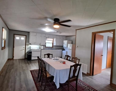 211 Fruit Street - Photo Thumbnail 2