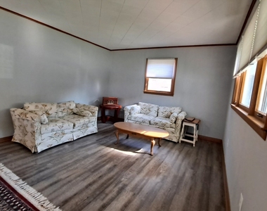 211 Fruit Street - Photo Thumbnail 6