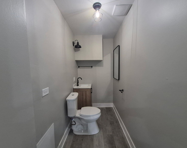 861 Campbell Avenue - Photo Thumbnail 7