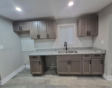 861 Campbell Avenue - Photo Thumbnail 8