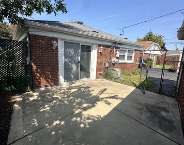 11613 S Kedzie Avenue - Photo Thumbnail 9