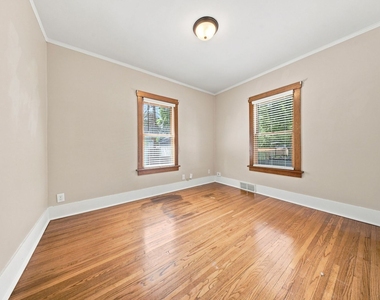 30 S Commonwealth Avenue - Photo Thumbnail 12