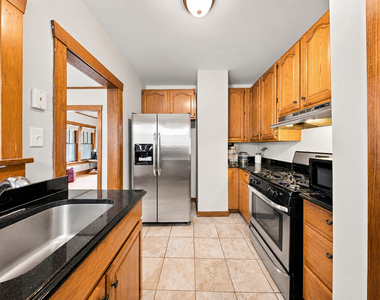 30 S Commonwealth Avenue - Photo Thumbnail 7