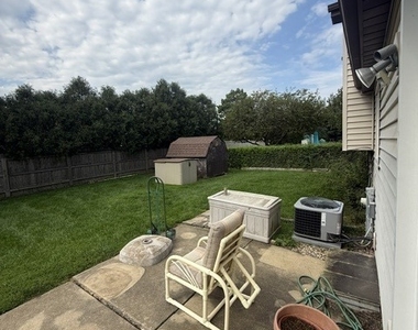 305 Somerset Drive - Photo Thumbnail 17