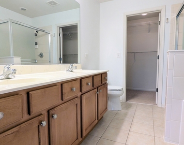 284 Edmundton Circle - Photo Thumbnail 13