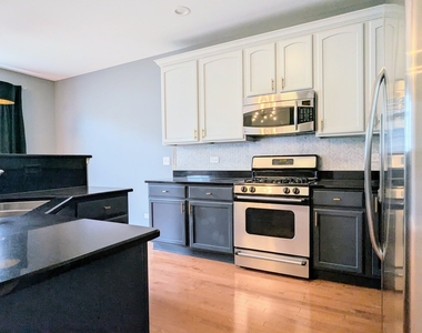 284 Edmundton Circle - Photo Thumbnail 4