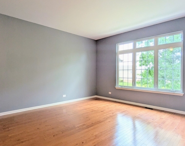 284 Edmundton Circle - Photo Thumbnail 2