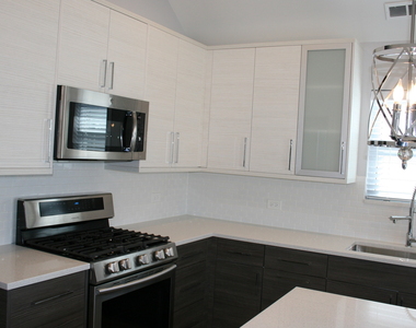 3706 N Drake Avenue - Photo Thumbnail 12