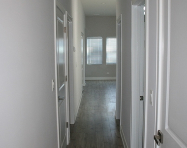3706 N Drake Avenue - Photo Thumbnail 7