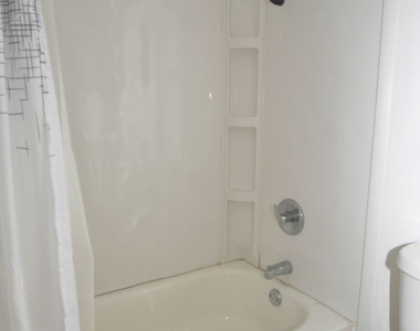 214 S Bloomington Street - Photo Thumbnail 11
