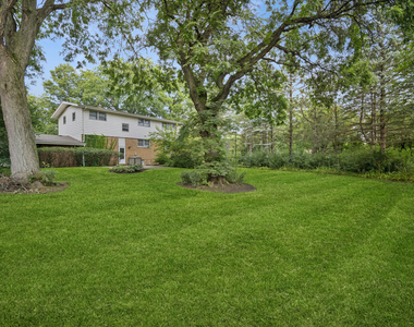 921 Wilmot Road - Photo Thumbnail 15