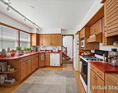 921 Wilmot Road - Photo Thumbnail 6
