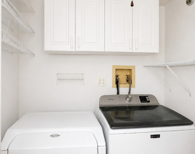 982 Valleyview Drive - Photo Thumbnail 10