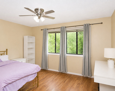 982 Valleyview Drive - Photo Thumbnail 14