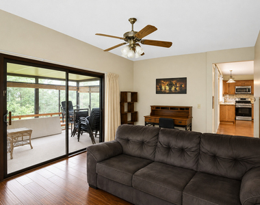 982 Valleyview Drive - Photo Thumbnail 6