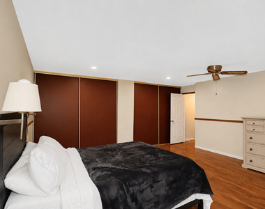 982 Valleyview Drive - Photo Thumbnail 12
