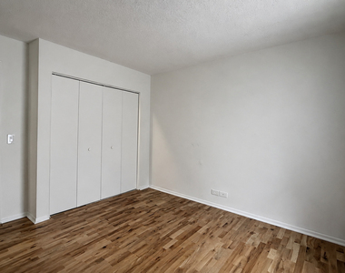 23689 N Midlothian Road - Photo Thumbnail 12