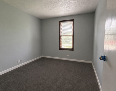 23689 N Midlothian Road - Photo Thumbnail 11