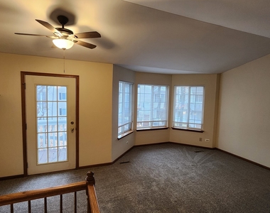 277 W Treehouse Lane - Photo Thumbnail 5