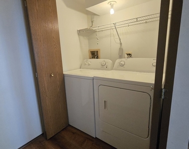 277 W Treehouse Lane - Photo Thumbnail 3