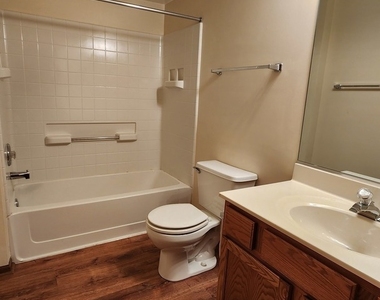 277 W Treehouse Lane - Photo Thumbnail 2