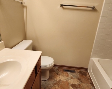 277 W Treehouse Lane - Photo Thumbnail 7